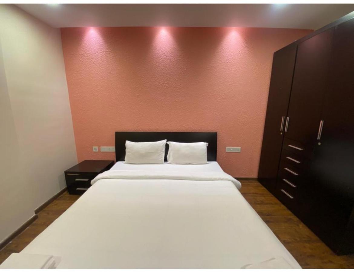 Aarju Luxurious Stay 칼랑굿 외부 사진
